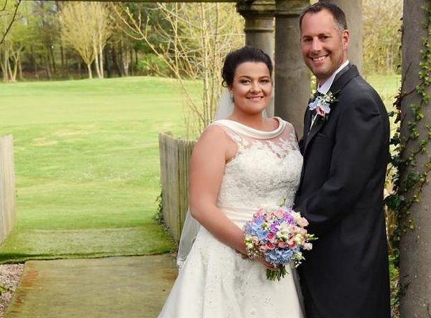 Motivul tulburător pentru care o tânără și-a tăiat rochia de mireasă, imediat după nuntă 485512