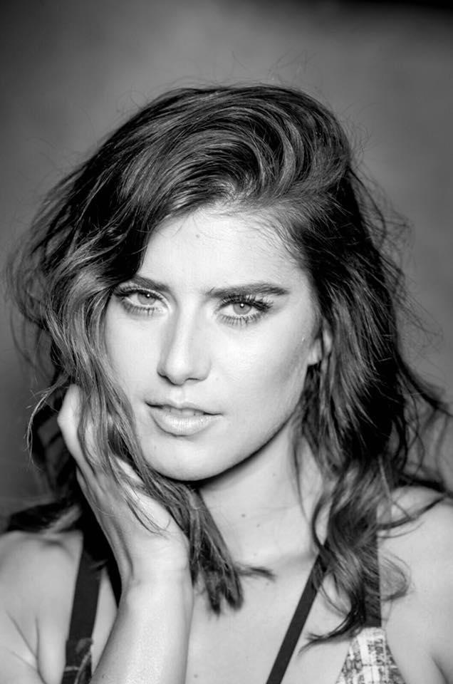 Sorana Cîrstea îşi pune din nou fanii pe jar. Cum s-a pozat jucătoarea noastră înaintea următorului turneu - FOTO 485483