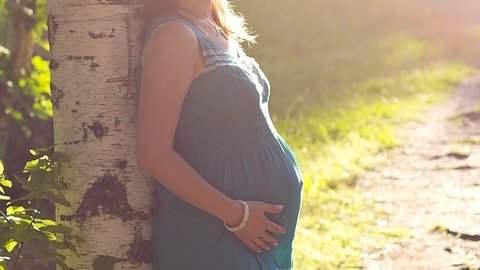 Este însărcinată în luna a opta, dar pare că nu se teme pentru viața bebelușului ei. Ce face femeia în fiecare săptămână