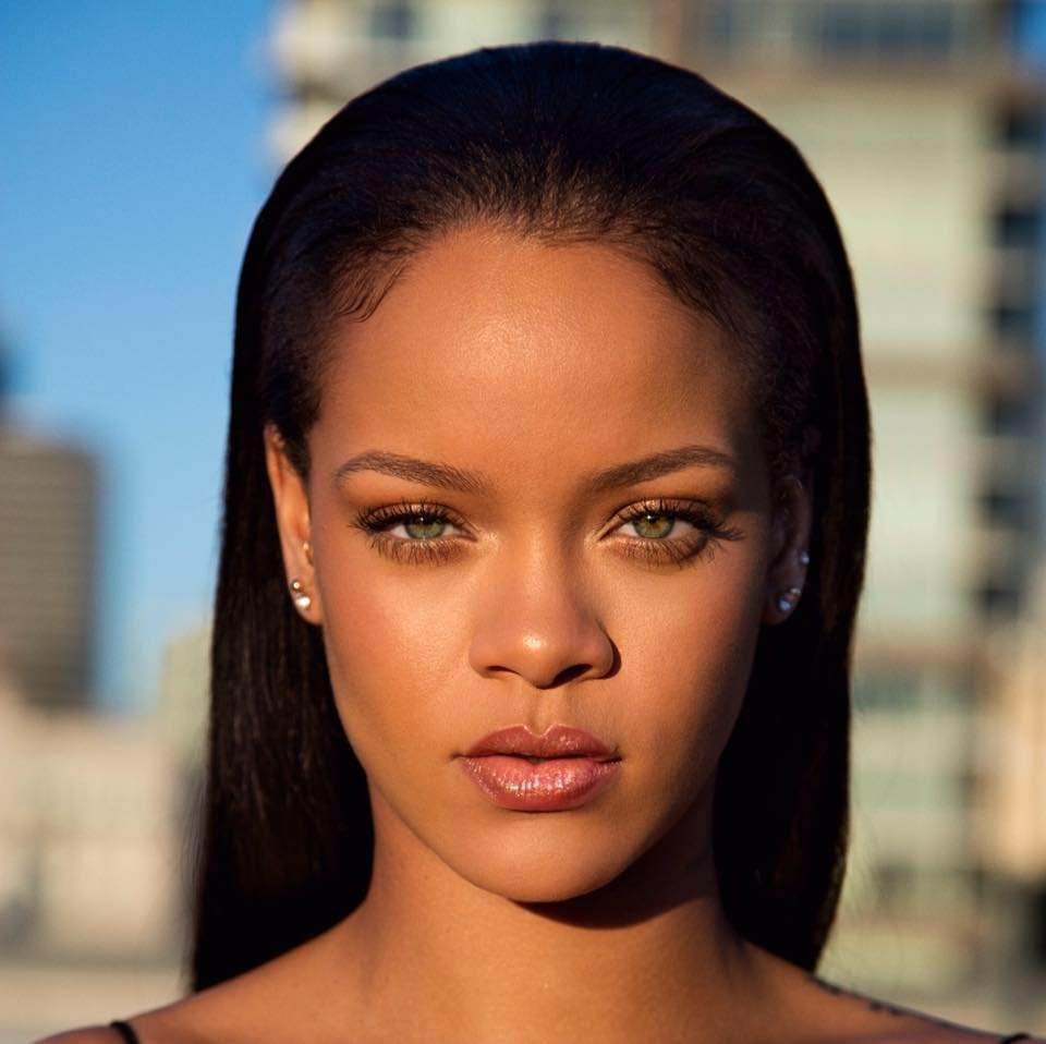 Rihanna şi-a cumpărat o casă de 22 de milioane dolari. Cum arată noua achiziție a artistei