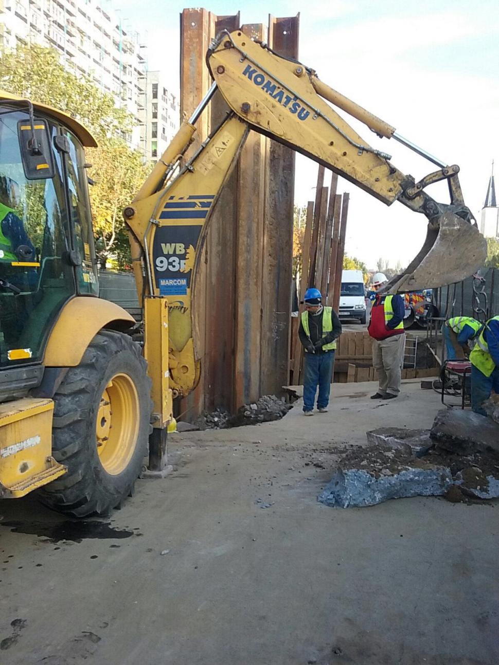 Trafic restricționat pe șoseaua Mihai Bravu din Capitală. Apa Nova București înlocuiește un canal colector vechi de 90 de ani care a cedat 485973