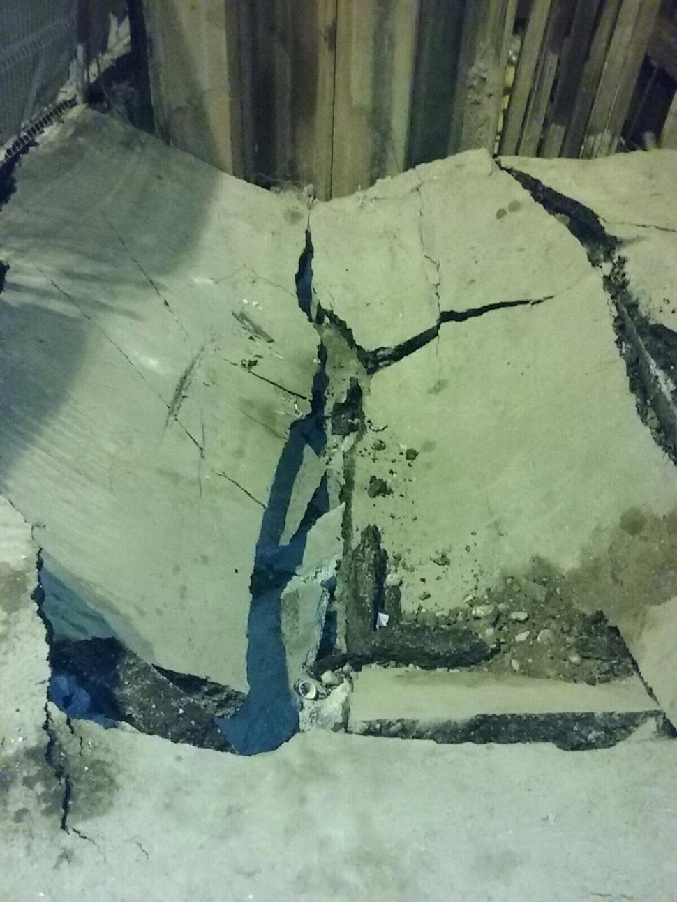 Trafic restricționat pe șoseaua Mihai Bravu din Capitală. Apa Nova București înlocuiește un canal colector vechi de 90 de ani care a cedat 485975