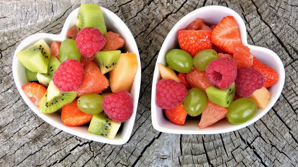 Motivul pentru care nu e bine să mâncăm mai mult de 500 de grame de fructe pe zi: „Toată fructoza se duce în ficat după care...”