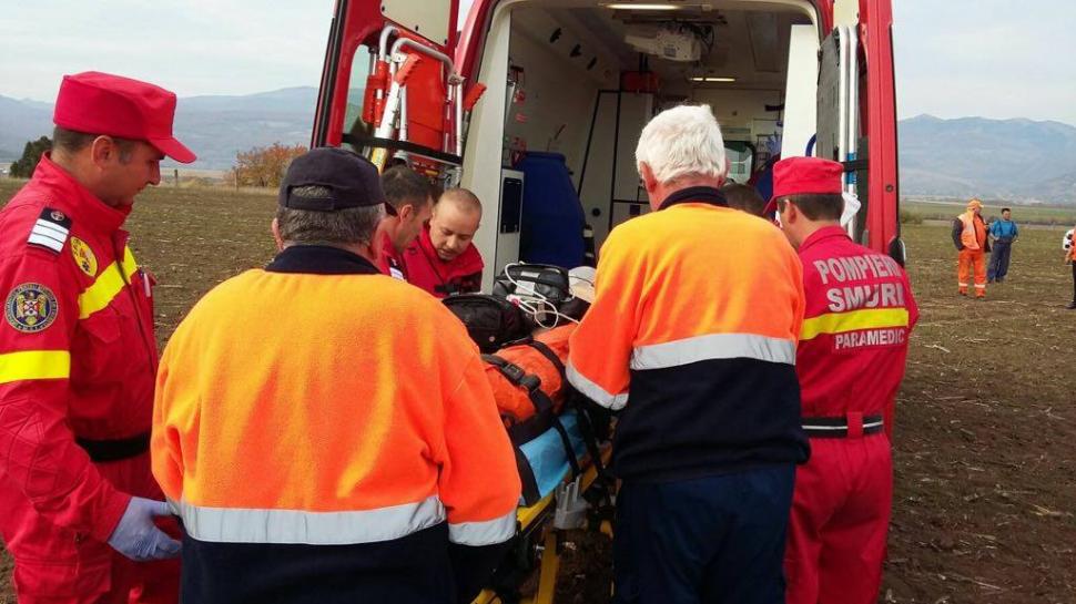 Incident aviatic. Un avion de mici dimensiuni a aterizat forţat la Alba, pilotul este rănit - FOTO 486350