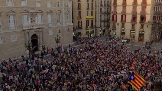 Este criză în Catalonia. Senatul spaniol va dezbate și va vota suspendarea autonomiei regiunii-VIDEO