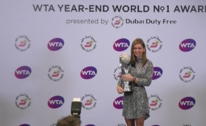Mesaj emoţionant al lui Darren Cahill pentru Simona Halep, după ce românca a primit trofeul de lider mondial WTA  