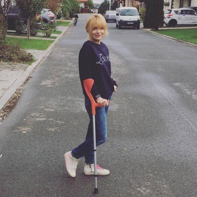  Simona Gherghe, în cârje! Prezentatoarea TV a suferit un accident 488093