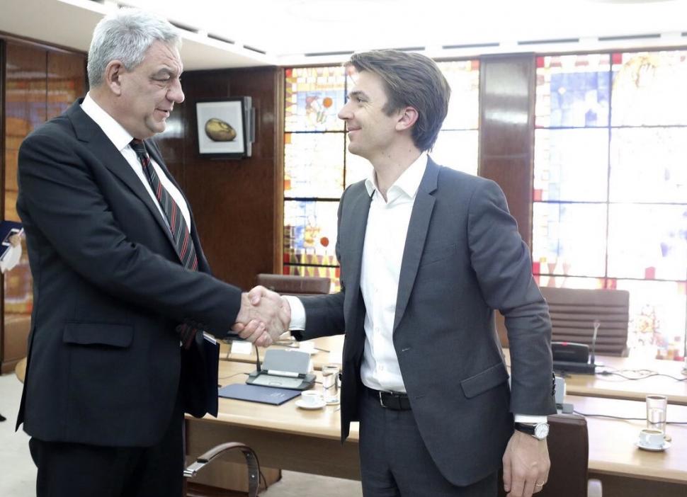 Bucureşti va fi primul oraș din Europa Centrală și de Est cu UberGREEN, serviciul de mașini 100% electrice 488438