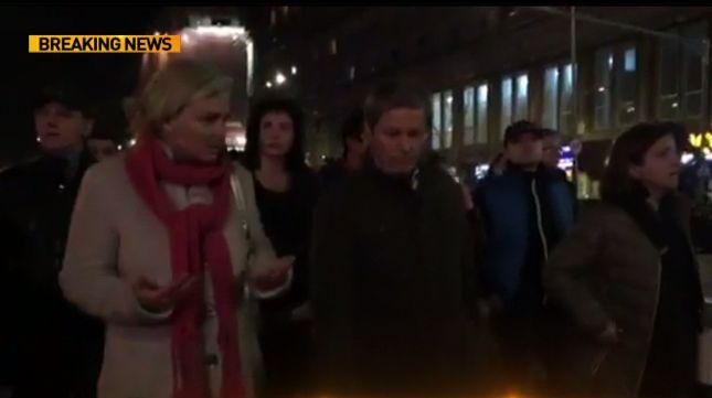 Apariție surpriză printre protestatari. Oamenilor nu le-a venit să creadă ce văd (FOTO) 489347