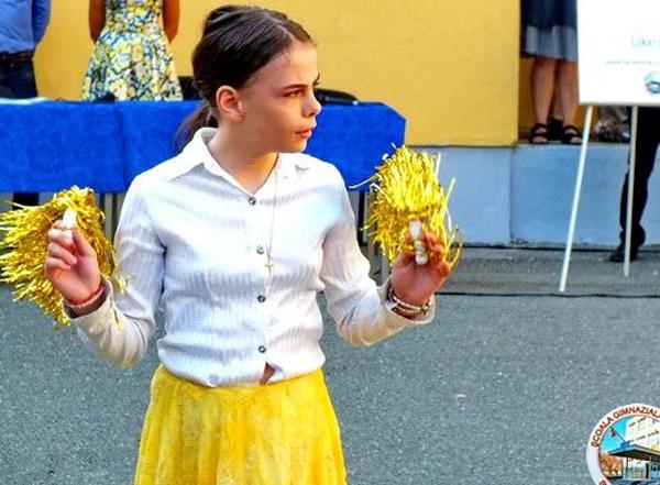 Fiica celei mai bătrâne mame din România s-a transformat într-o adevărată domnișoară. Cum arată Eliza acum - FOTO 489383