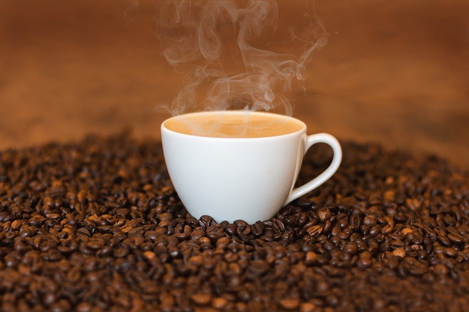 Șoc! Tu știi care ar putea fi vârsta boabelor de cafea din ceașca ta? 