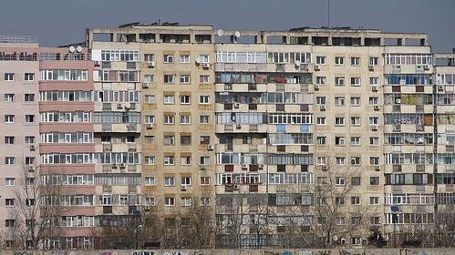 Apartamentele s-au ieftinit în Bucureşti, dar s-au scumpit în restul ţării. De ce au scăzut preţurile 