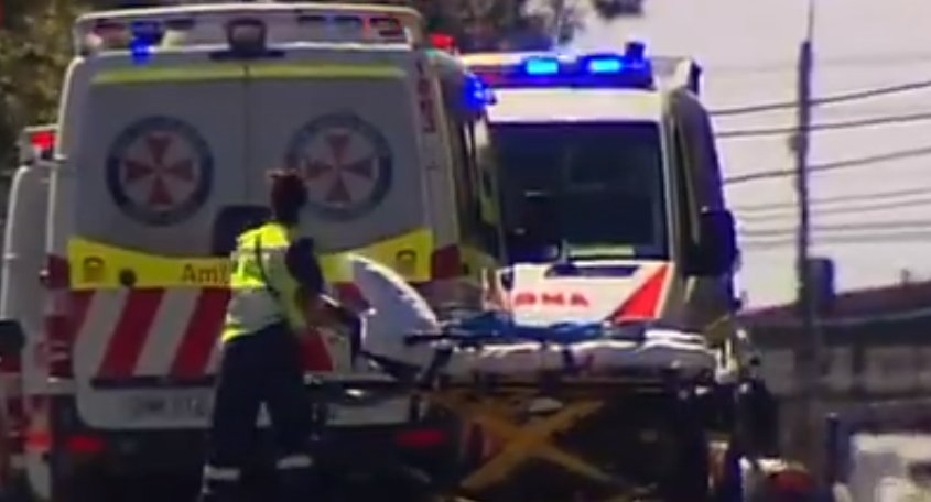 Scene de coșmar într-o parcare din Sydney. O șoferiță a intrat într-un grup de elevi. Mai mulți morți și răniți - VIDEO