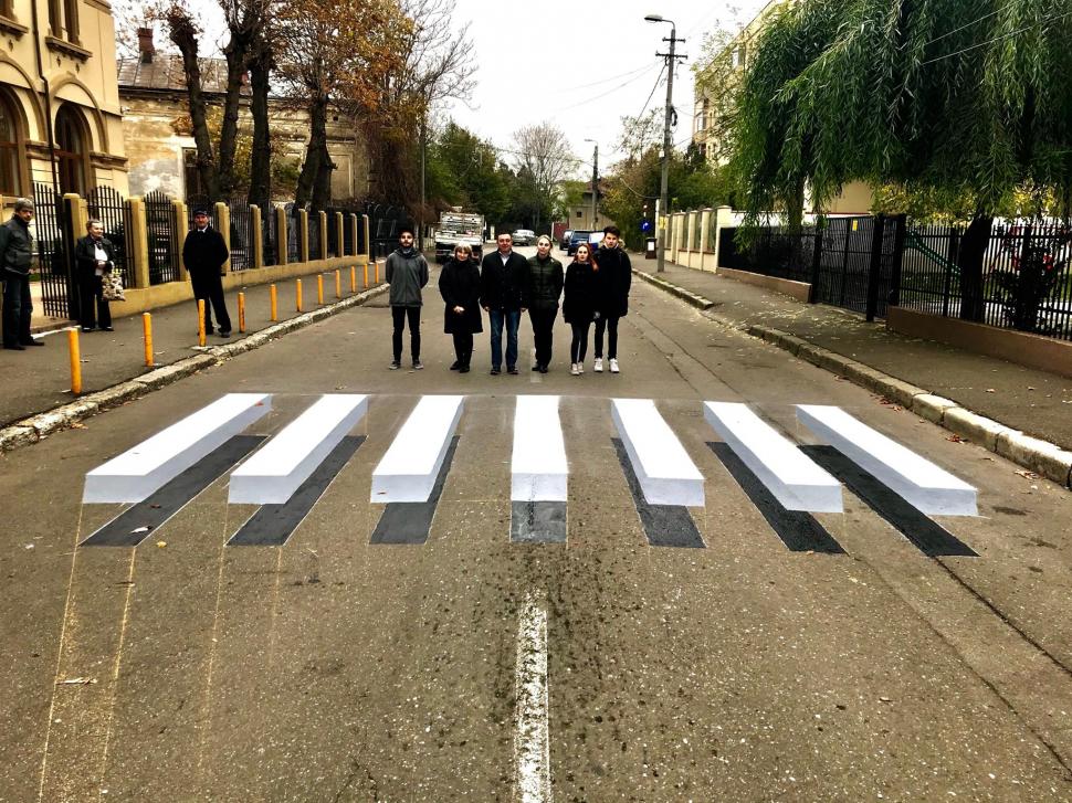 O stradă din Buzău este un adevărat coșmar pentru șoferi. Toți intră în panică când ajung la trecerea de pietoni – GALERIE FOTO 490187