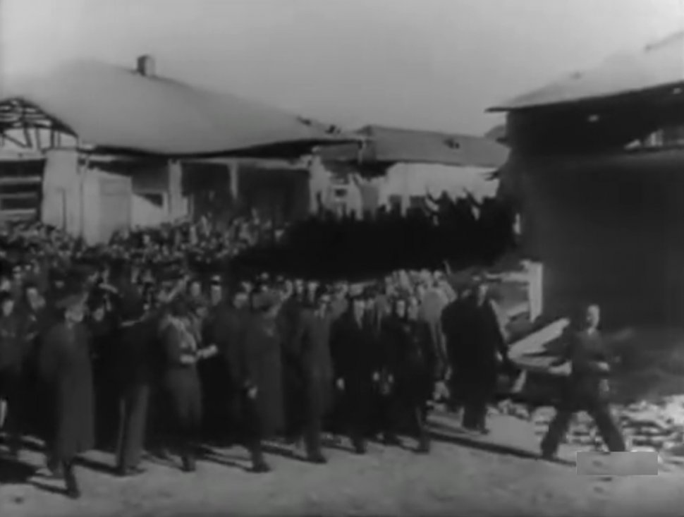 Cutremurul devastator care a lovit România acum exact 77 de ani. Imagini cu Regele Mihai inspectând pagubele - VIDEO