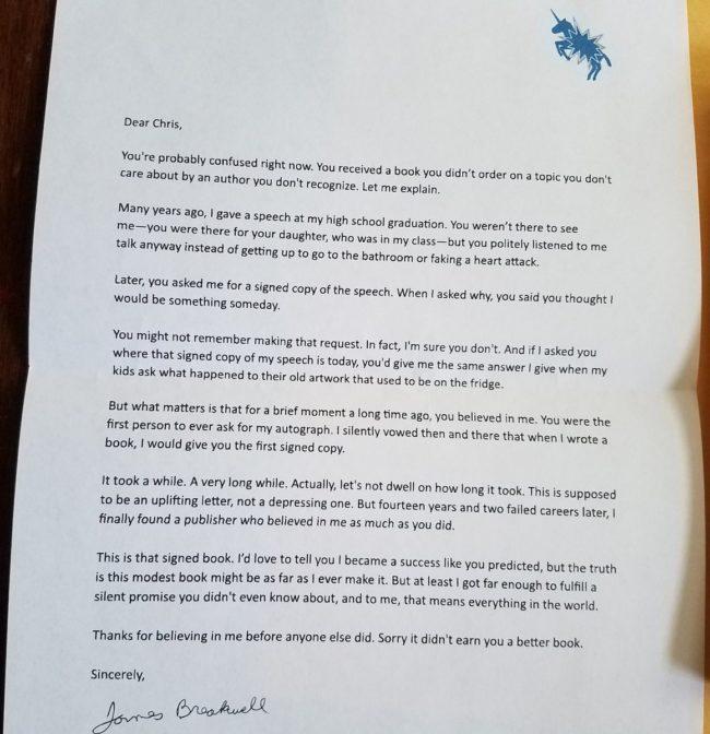 A vorbit cu profesorul fiicei sale preț de câteva minute. După 14 ani, a primit un pachet, alături de o scrisoare. Bărbatului nu i-a venit să creadă ce vede ochilor (FOTO) 490845