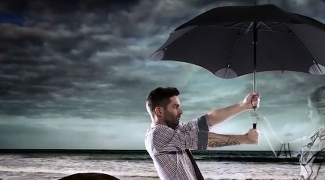 Cum arată și cât costă umbrela care face față celor mai puternice rafale de vânt
