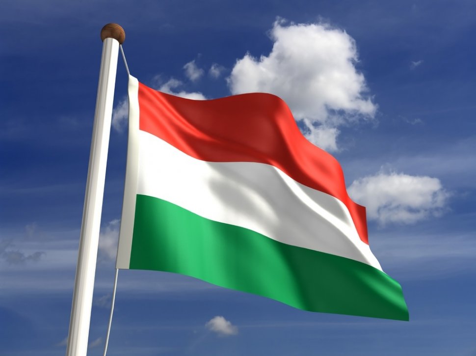 Sfidare la adresa României: Steagul Ungariei, arborat la Sfântu Gheorghe?