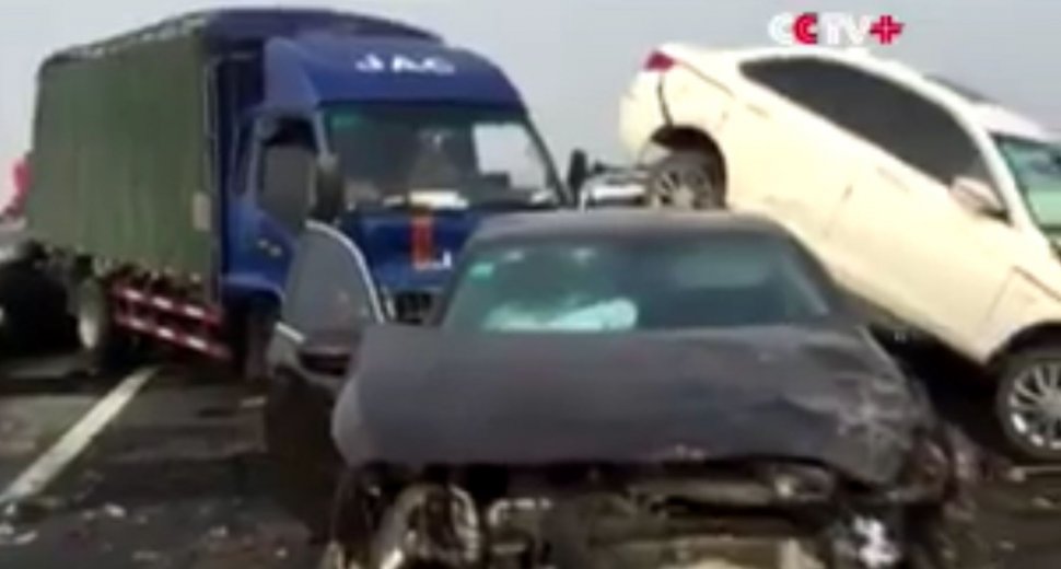Accident cumplit pe o autostradă din China: 18 morți și 21 de răniți