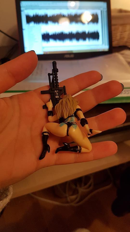 Jucării pentru... adulți. Ce surpriză a găsit un copil în punga cu dulciuri de la raft - FOTO 491399