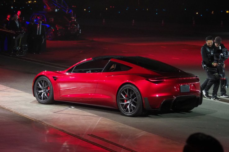 Tesla a prezentat noul model Roadster, cea mai rapidă mașină de serie din lume
