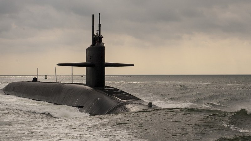 Un submarin militar cu 44 de oameni la bord a fost dat dispărut 