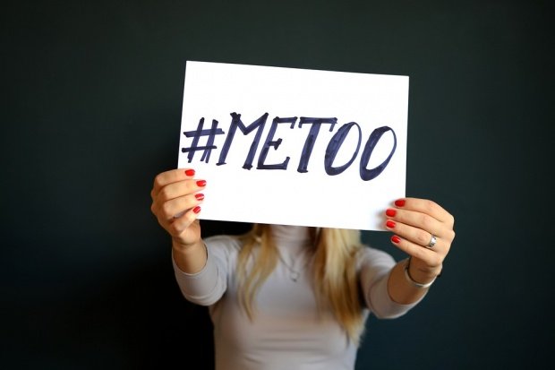 Un parlamentar român vrea o lege mai aspră pentru hărţuirea sexuală, după campania #metoo