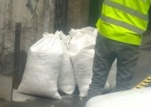 Poliția a aflat cui aparțin sacii cu cartele SIM, găsiți pe o stradă din Capitală