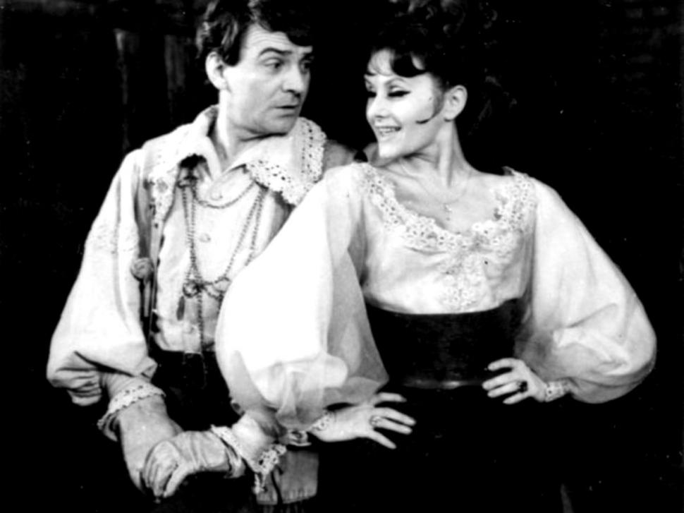 Prima apariție a Stelei Popescu pe o scenă de teatru. Galerie FOTO 492908