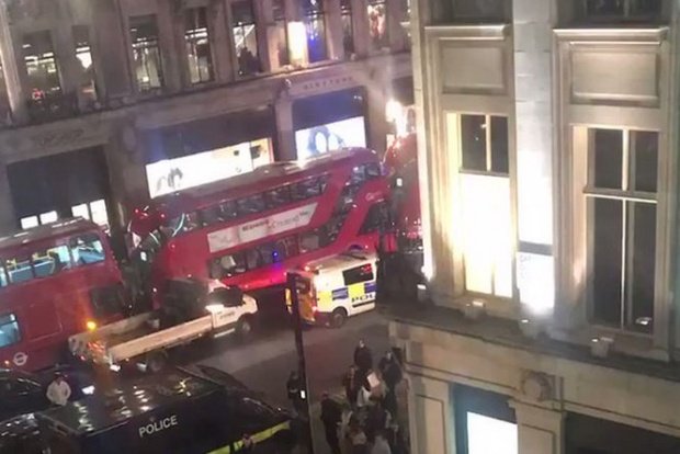 O „altercaţie” între doi indivizi ar putea avea legătură cu incidentul de securitate de la Londra