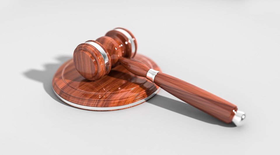 Comisia speciala pentru Legile Justiției dezbate luni proiectul de modificare al legii privind statutul judecătorilor şi procurorilor