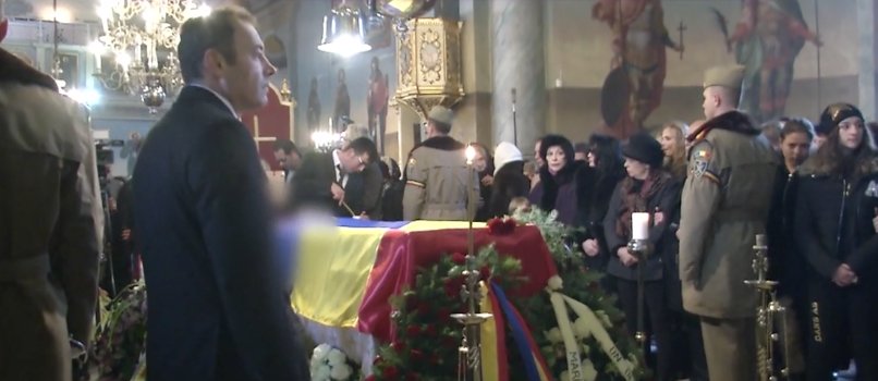 Semne divine la înmormântarea Stelei Popescu! Crucea și tabloul s-au prăbușit în același timp