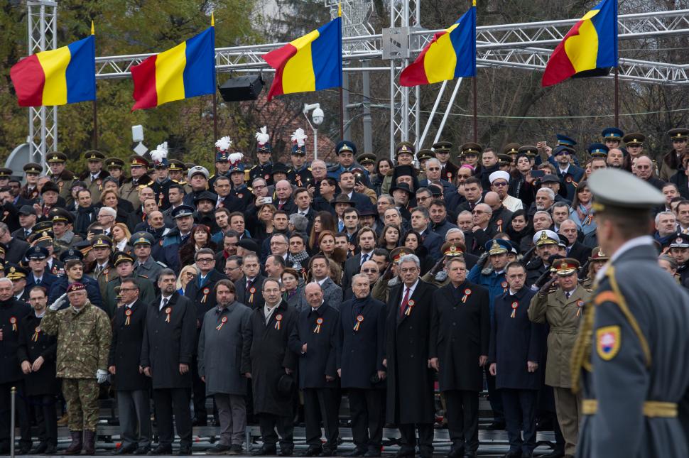 Cele mai spectaculoase imagini de la Parada de 1 Decembrie din București! FOTO 494491