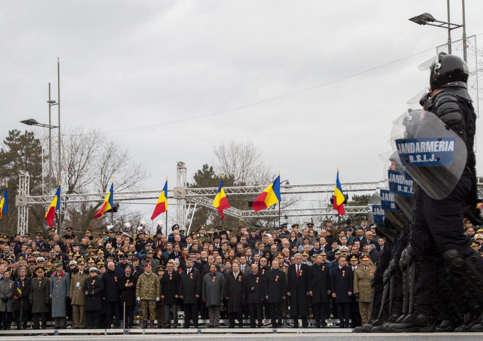 Cele mai spectaculoase imagini de la Parada de 1 Decembrie din București! FOTO 494498