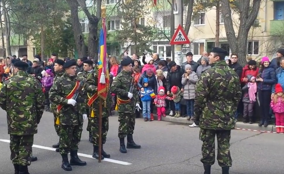 PARADA MILITARĂ 2017. Dezamăgire totală la parada militară de la Baia Mare. De ce au fost nemulțumiți oamenii