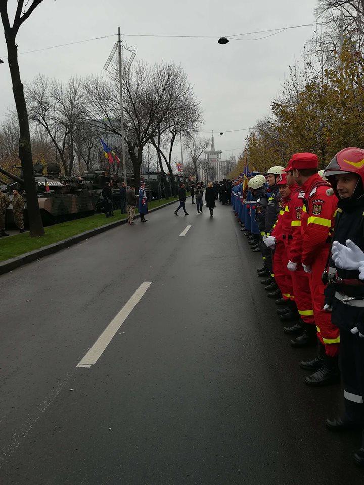 La mulți ani, România! Mii de oameni la Parada Militară de 1 Decembrie din București 494410