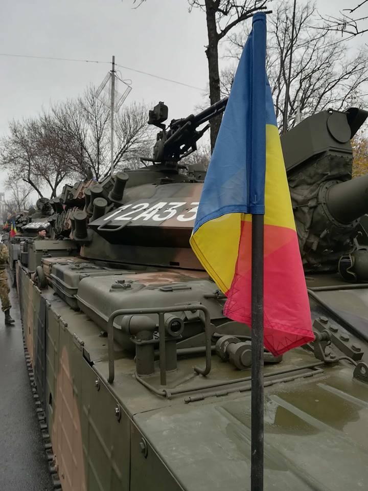 La mulți ani, România! Mii de oameni la Parada Militară de 1 Decembrie din București 494411