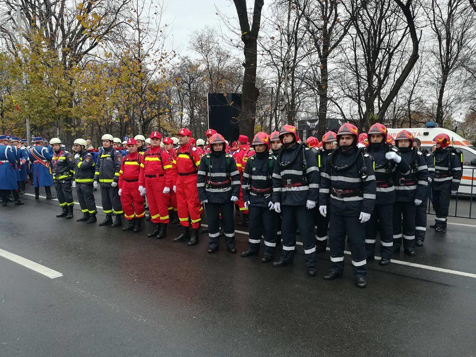 La mulți ani, România! Mii de oameni la Parada Militară de 1 Decembrie din București 494412