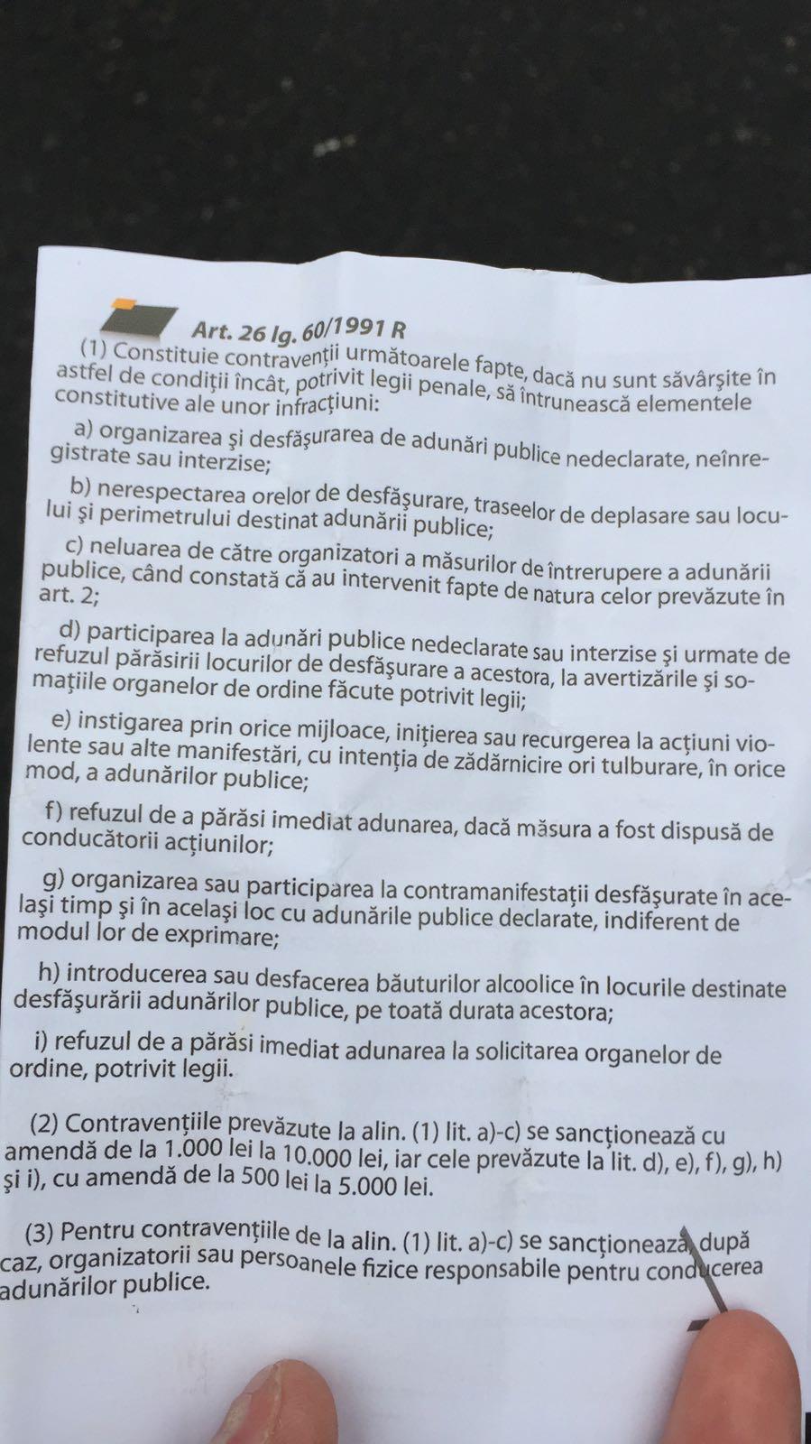 Acuzați de Firea că nu au intervenit în Piața Victoriei, jandarmii au stârnit și furia protestatarilor. Ce gest a inflamat spiritele 494655