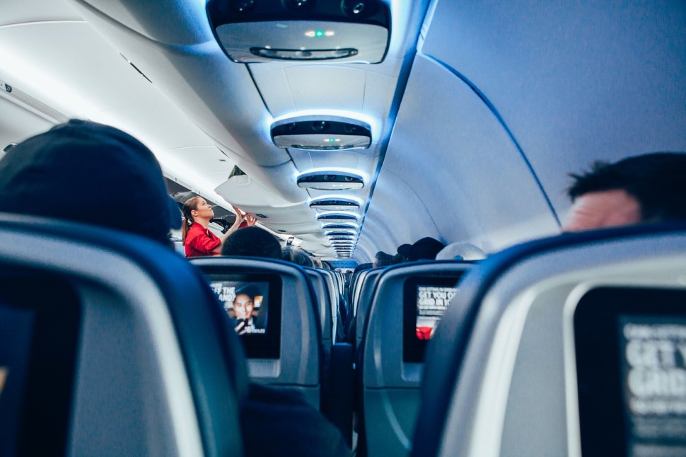 Un însoțitor de zbor dezvăluie marile secrete. Acesta e cel mai bun loc din avion. „Ai mult spațiu la picioare, o vedere spectaculoasă și ești primul servit”