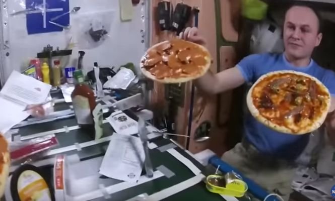 Ce s-a întâmplat când astronauții au vrut să prepare o pizza pe Stația Spațială Internațională - VIDEO
