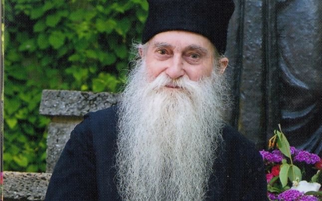 Părintele Arsenie Papacioc: Cei mai mulţi îşi pierd sufletele pentru această neînfrânare