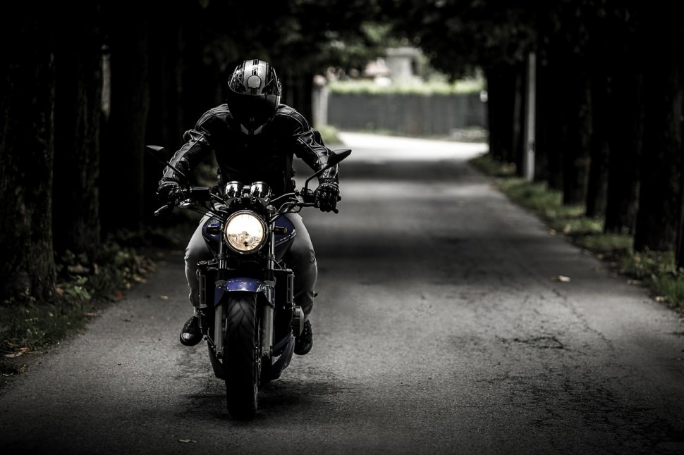Un motoclist a murit în urma unui accident produs în județul Argeș