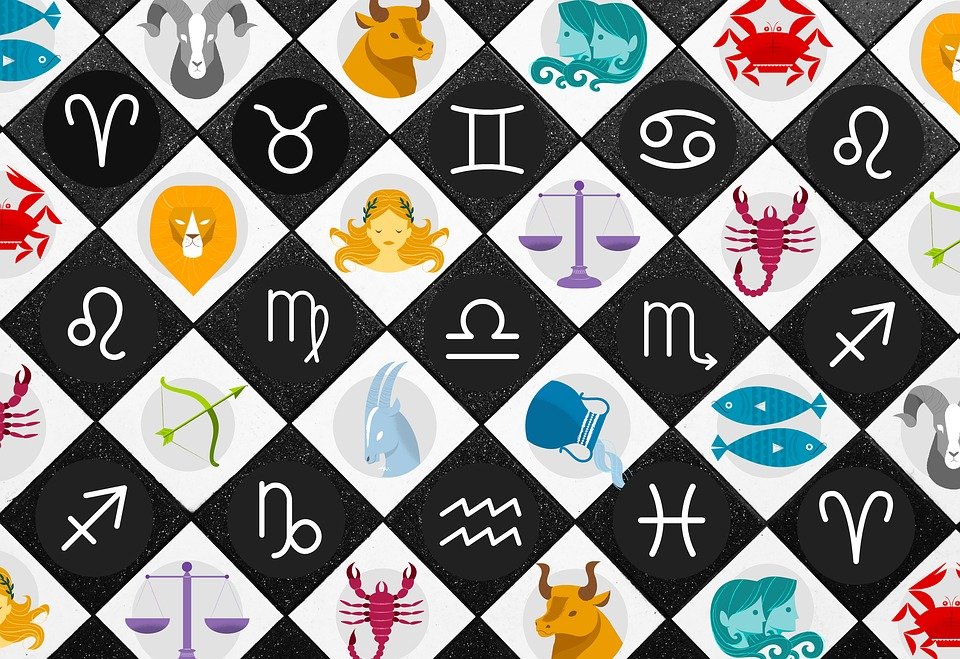Horoscopul zilei - 8 decembrie. Zodiile care iau decizii importante pe plan personal