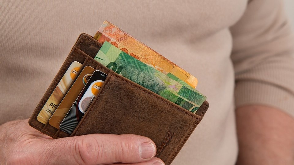 Un bărbat și-a găsit portofelul pierdut după un deceniu. Ce a descoperit