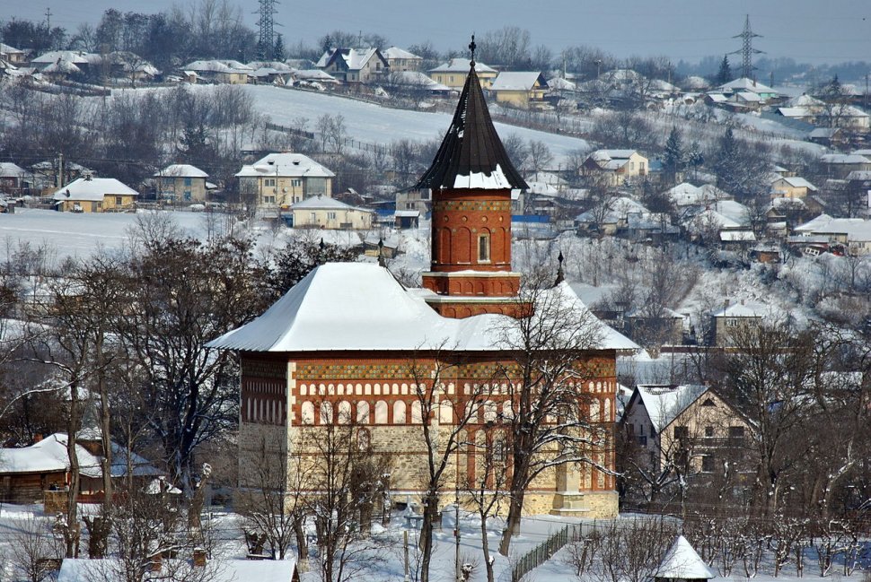 Hoții au prădat și au încercat să dea foc unei biserici din Dorohoi, ctitorită de Ștefan cel Mare