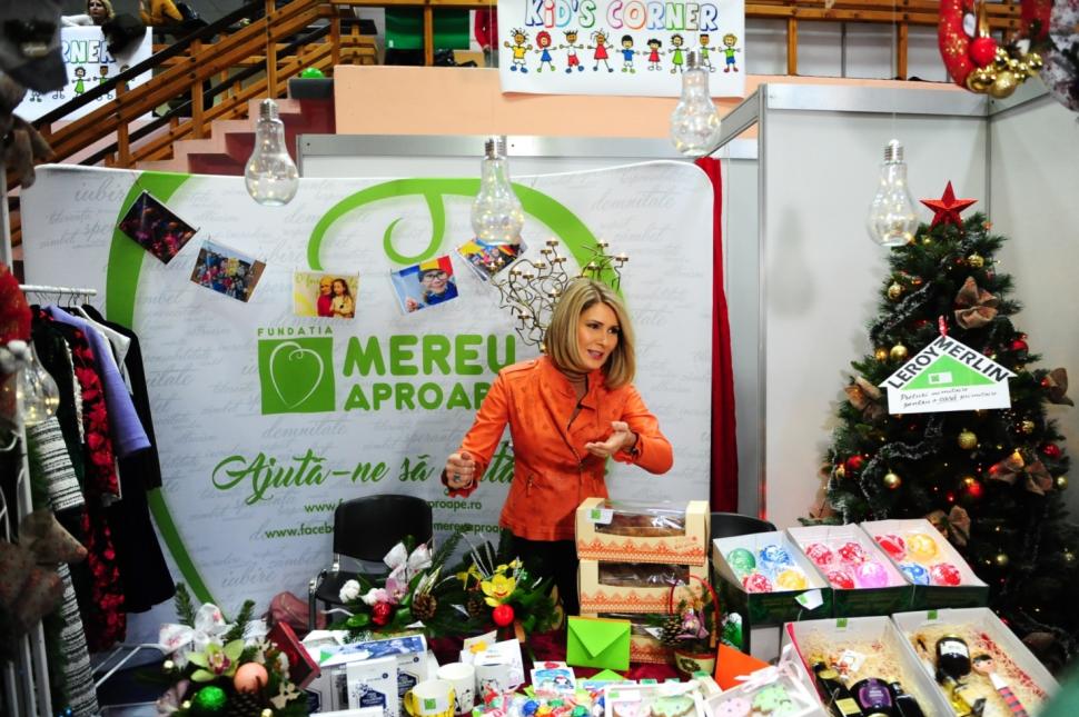 Brandurile românești alături de Fundația Mereu Aproape la IWA Charity Christmas Bazaar 2017 496372