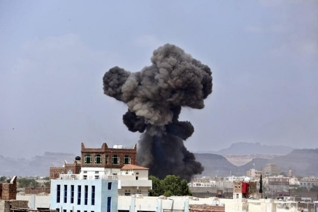Atac aerian în Yemen. Sunt cel puţin 40 de morţi și 90 de răniți