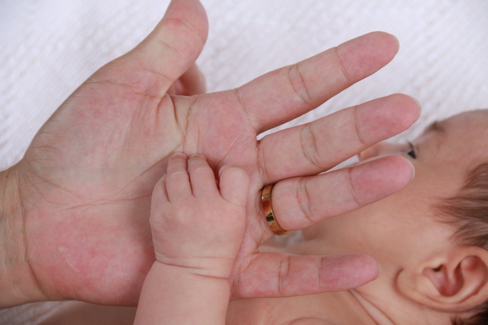 Un bebeluș de opt luni din Botoșani a ajuns în stare critică la spital. Medicilor nu le-a venit să creadă când au văzut rezultatul analizelor. Micuțul era...