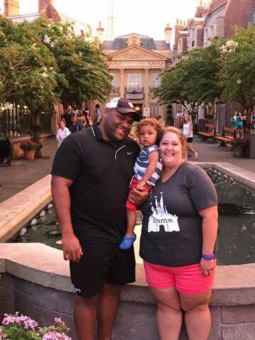 Se aflau în parcul de distracții, când un străin i-a văzut și a început să îi urmărească. A ajuns lângă ei și... Ce a urmat e incredibil 497069